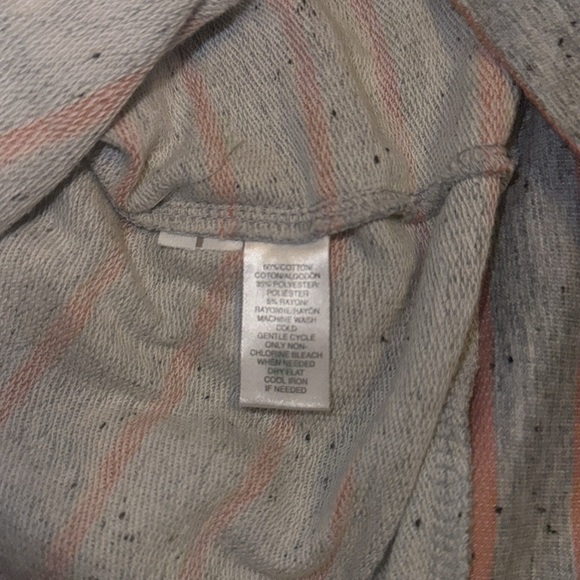 Gray and Peach Top by Lou & Grey Size Small - Picture 7 of 7